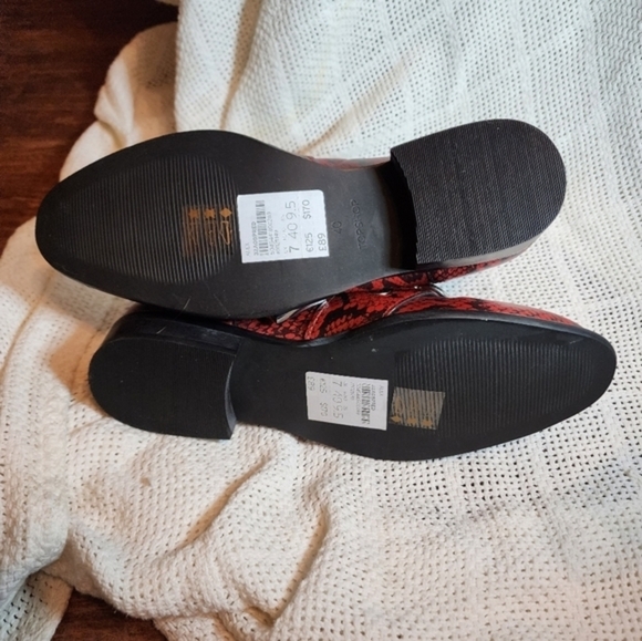 Topshop‎ Red Faux Snake Booties 9.5 NWT - Picture 6 of 11